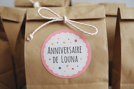 Idées originales pour remplir une pochette surprise d'anniversaire