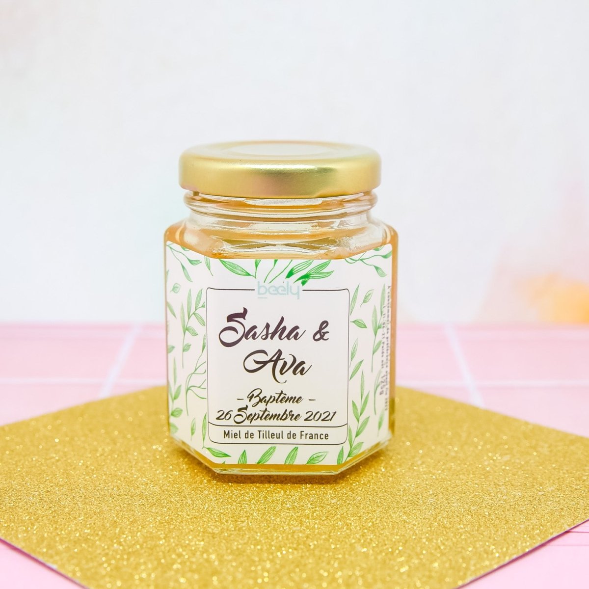 pot de miel personnalisé comme cadeau invité de bapteme original