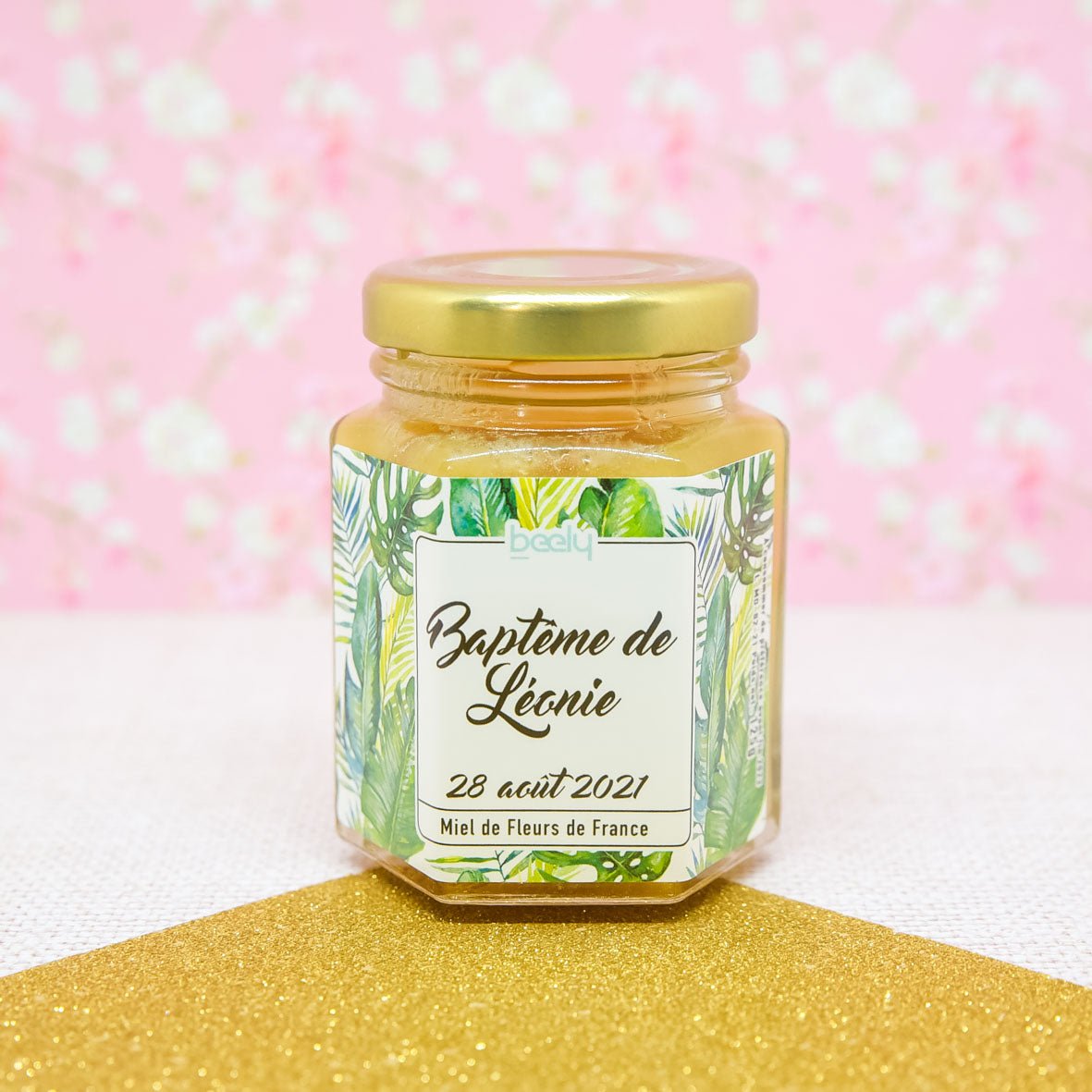 exemple de pot de miel comme idée cadeau invité bapteme fille
