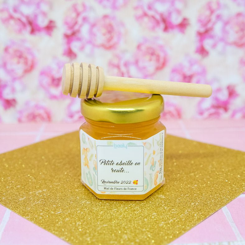 mini pot de miel personnalise pour cadeau annonce de grossesse à la famille