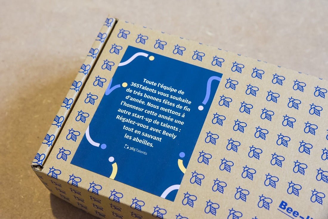 dessus du coffret cadeau pour salarié qui est personnalisé